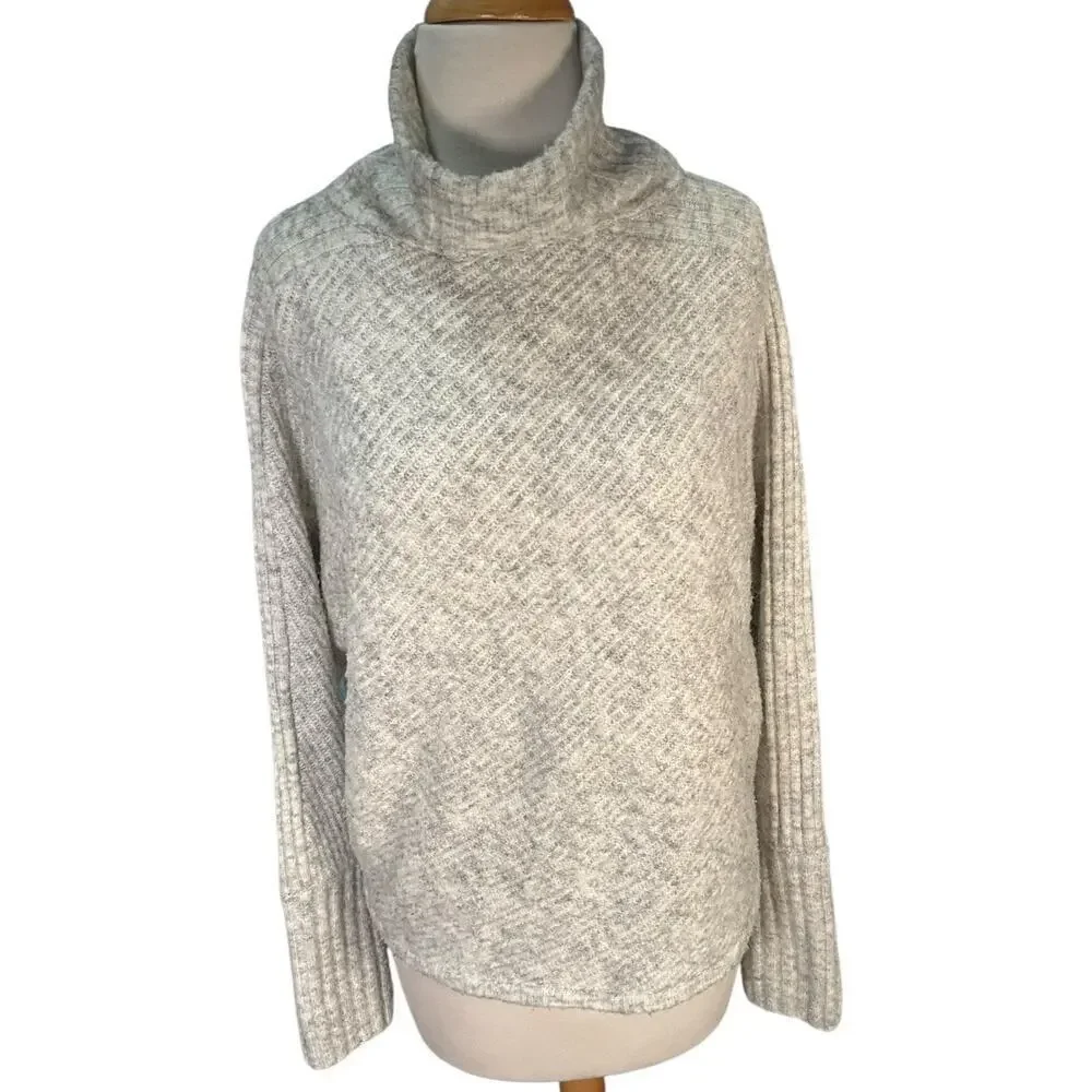 Max Studio Turtleneck Sweater Med Gray Marled Knit Cozy Soft Minimalist Capsule